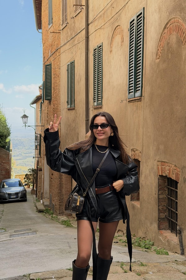Italy Siyah Mini Şort