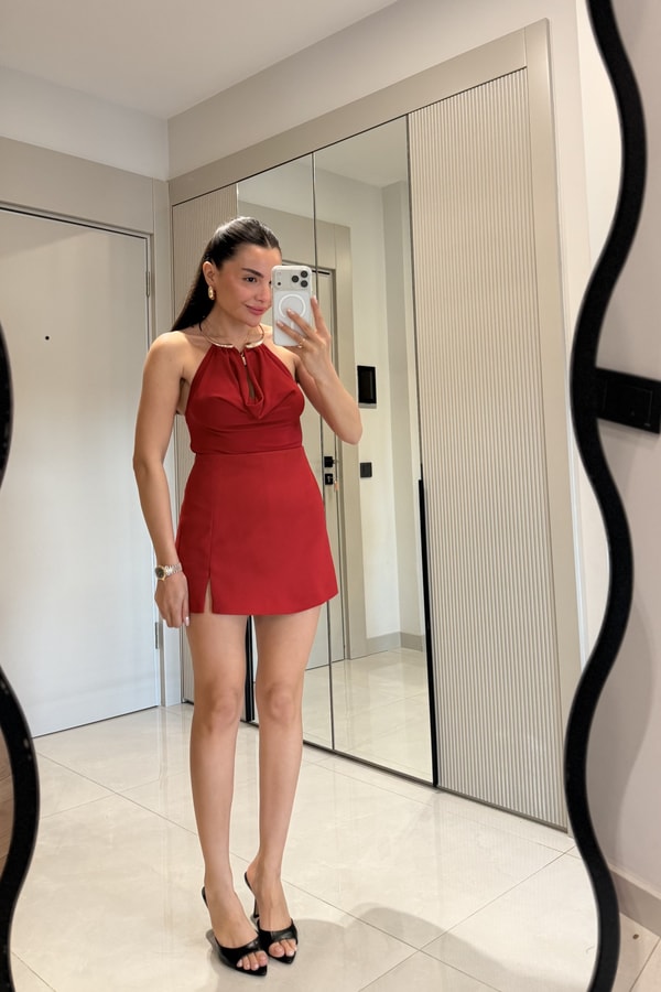 Janelle Kırmızı Yırtmaç Detay Şort Etek