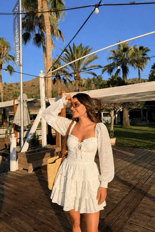 Jarlena Beyaz Kalp Yaka Kat Kat Fisto Elbise