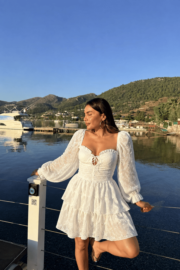 Jarlena Beyaz Kalp Yaka Kat Kat Fisto Elbise