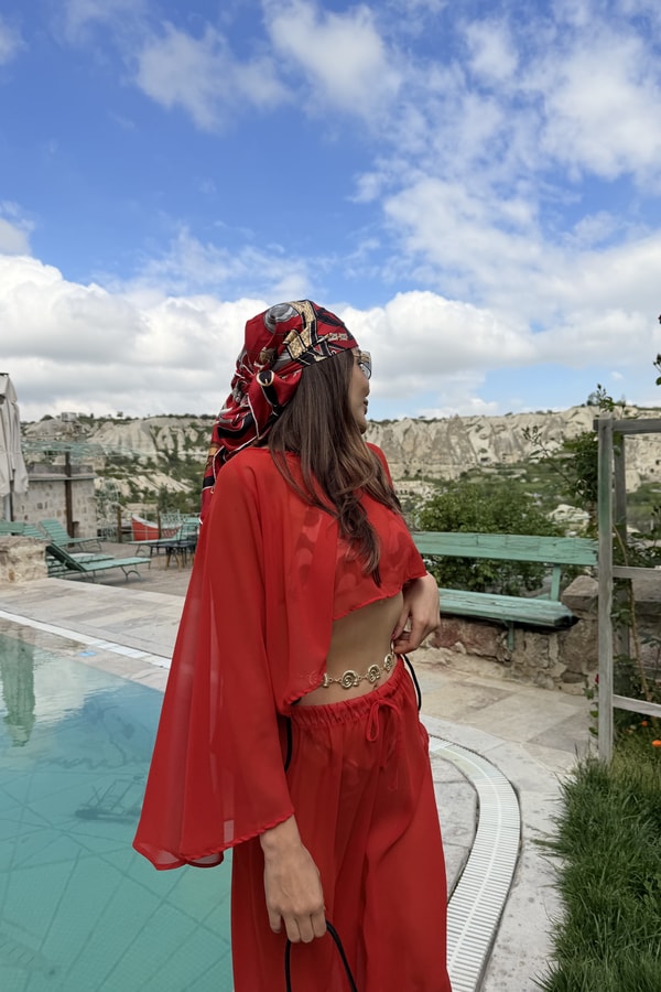 Jennifer Kırmızı Pelerinli Şifon Takım