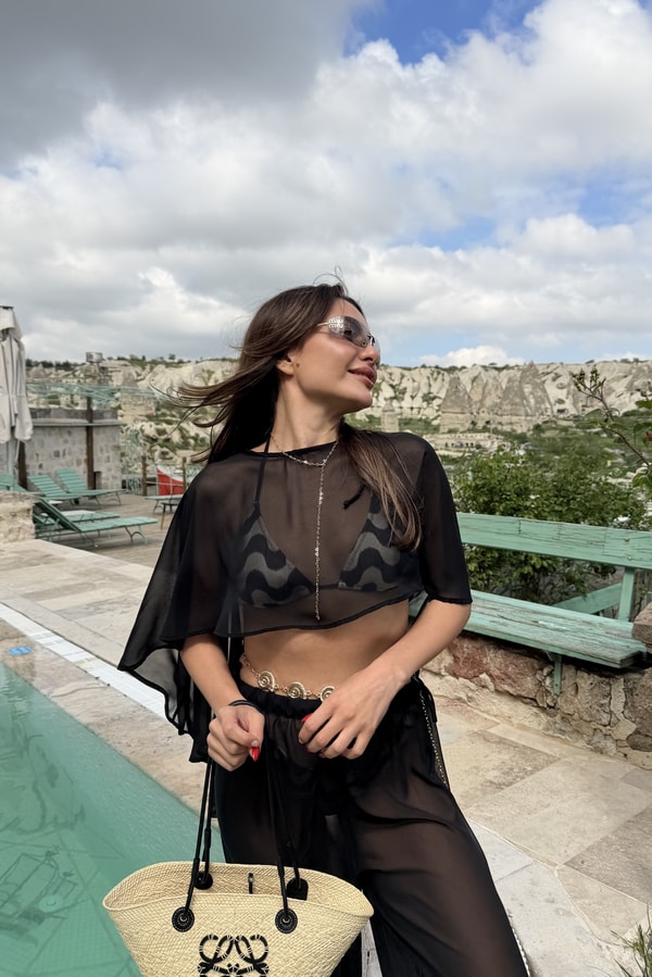 Jennifer Siyah Pelerinli Şifon Takım