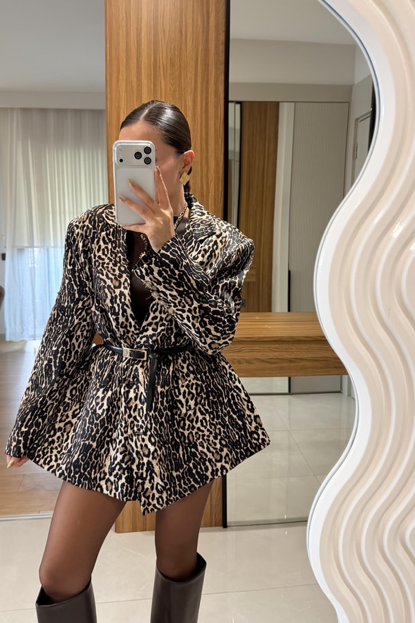 Jesica Taba Leopar Saten Blazer
