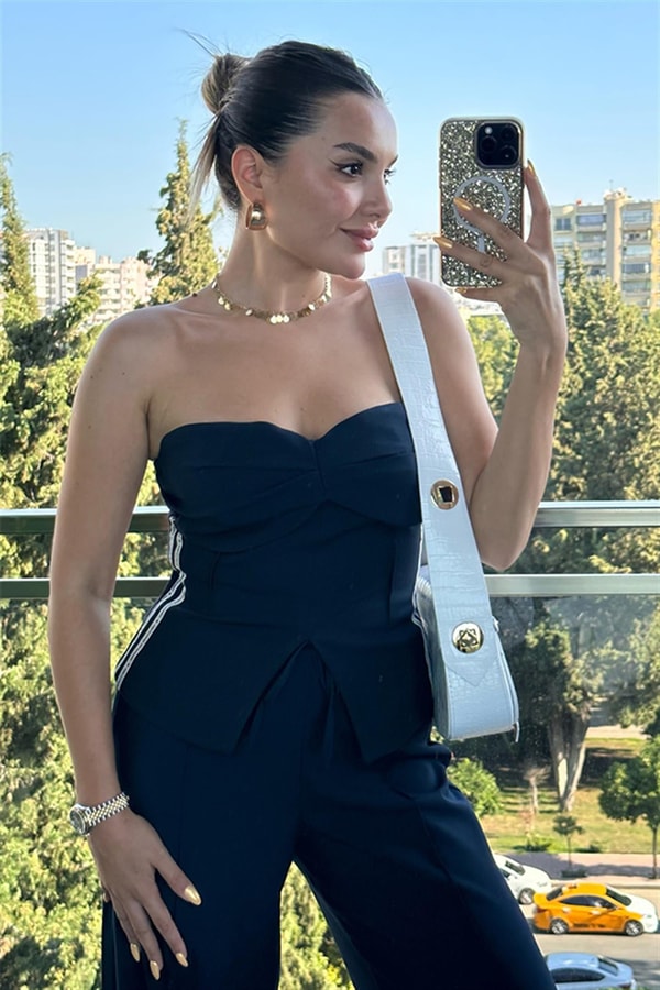 Joshi Yan Şeritli Kalp Yaka Straplez Crop