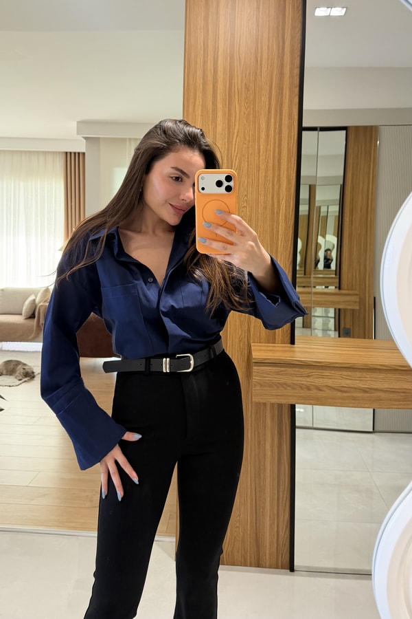 Karoline Lacivert Kol Manşetli Gömlek