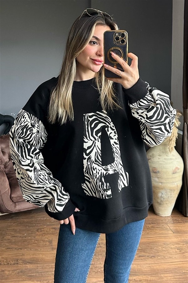 Kolları zebra desen A harfli sweat