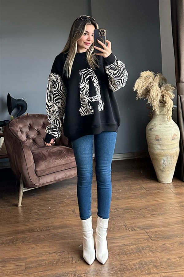 Kolları zebra desen A harfli sweat