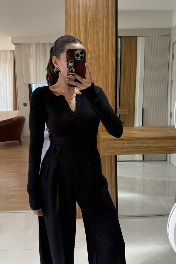 Lefon Siyah Dügmeli Body