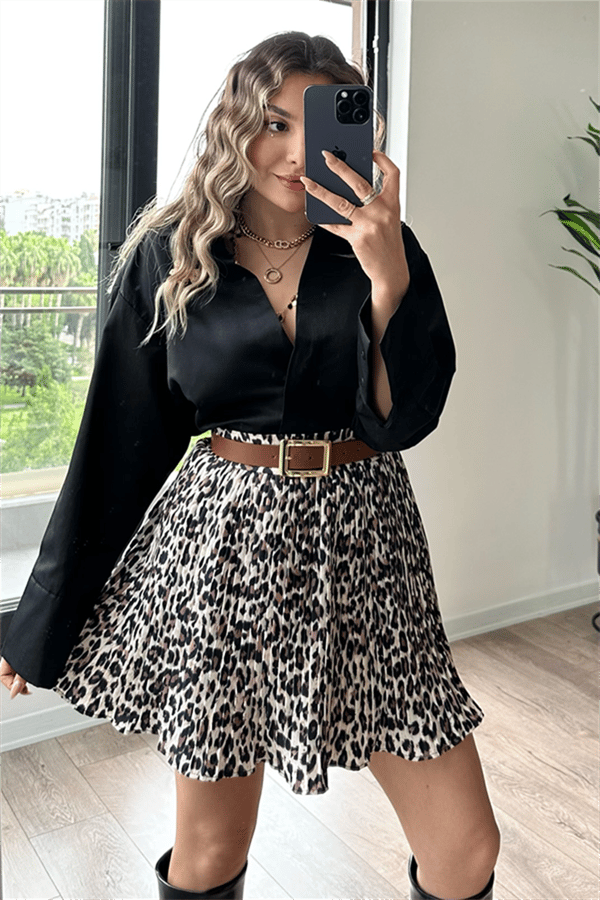 Leopar desenli pileli şort etek