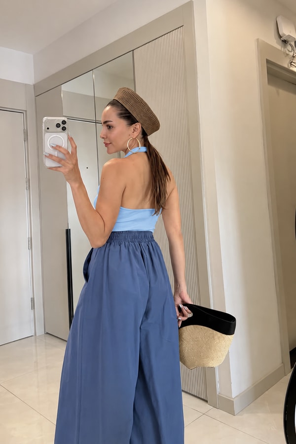 Leuven Bebe Mavi Halter Yaka Dilvin Crop