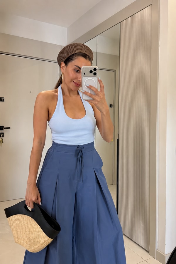 Leuven Bebe Mavi Halter Yaka Dilvin Crop