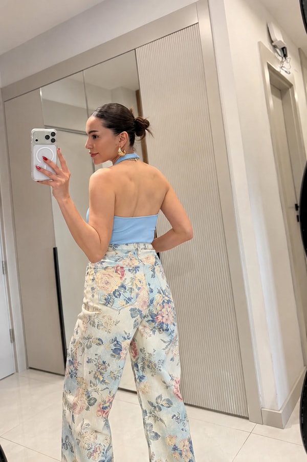 Leuven Bebe Mavi Halter Yaka Dilvin Crop