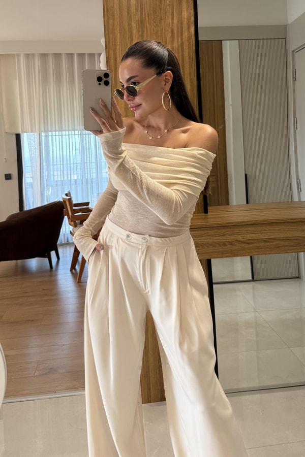 Lilla Bej Madonna Yaka Bluz