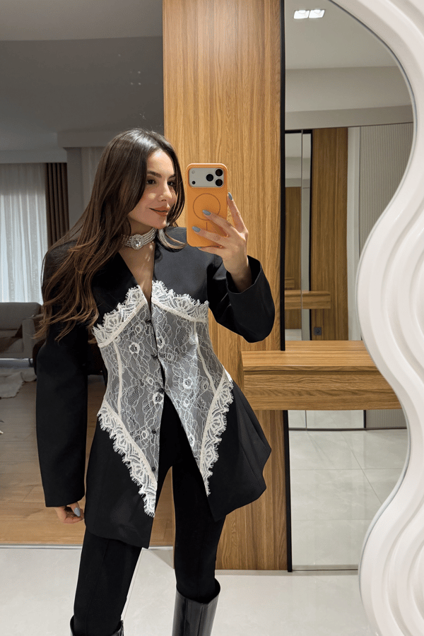 Linay Siyah Dantel Detaylı Blazer Ceket