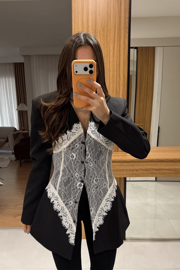 Linay Siyah Dantel Detaylı Blazer Ceket