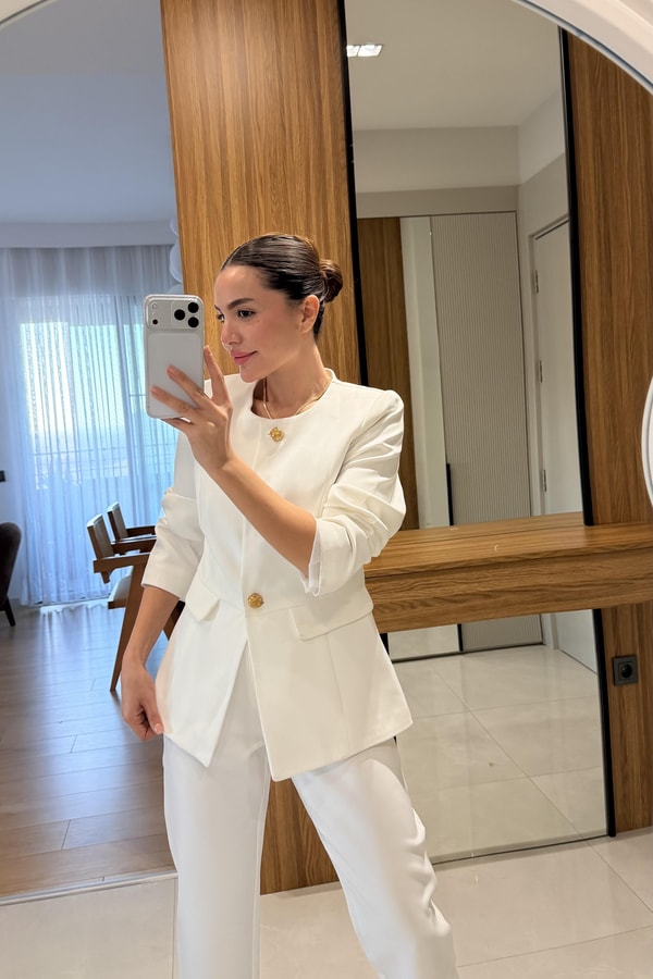 Lindon Beyaz Gold Düğmeli Takım