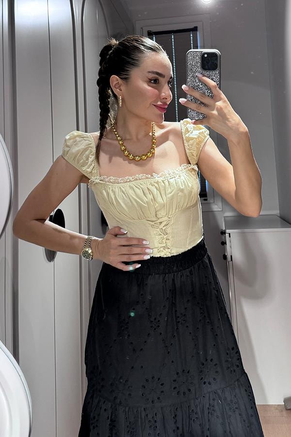 Livu Dantel Geçişli Pinterest Crop - Bej