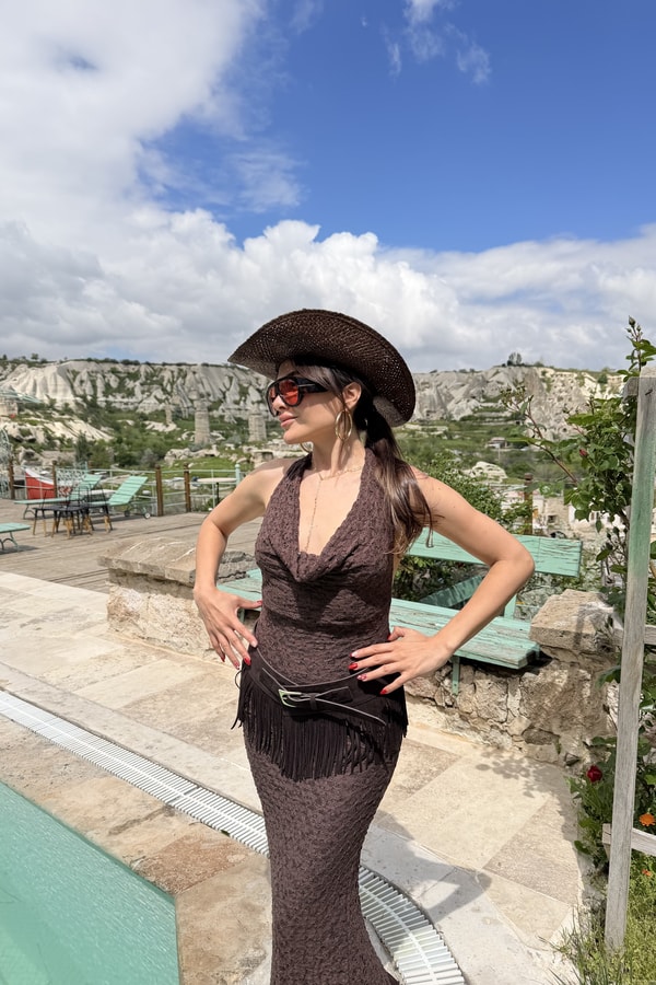 Lorena Kahve Dantelli Degaje Yaka Elbise