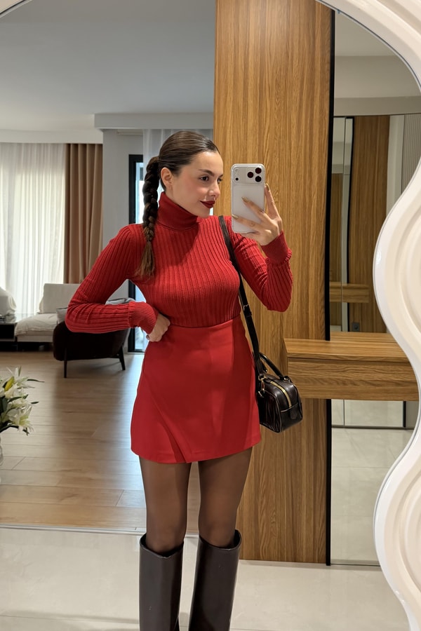 Majid Kırmızı Asimetrik Şort Etek