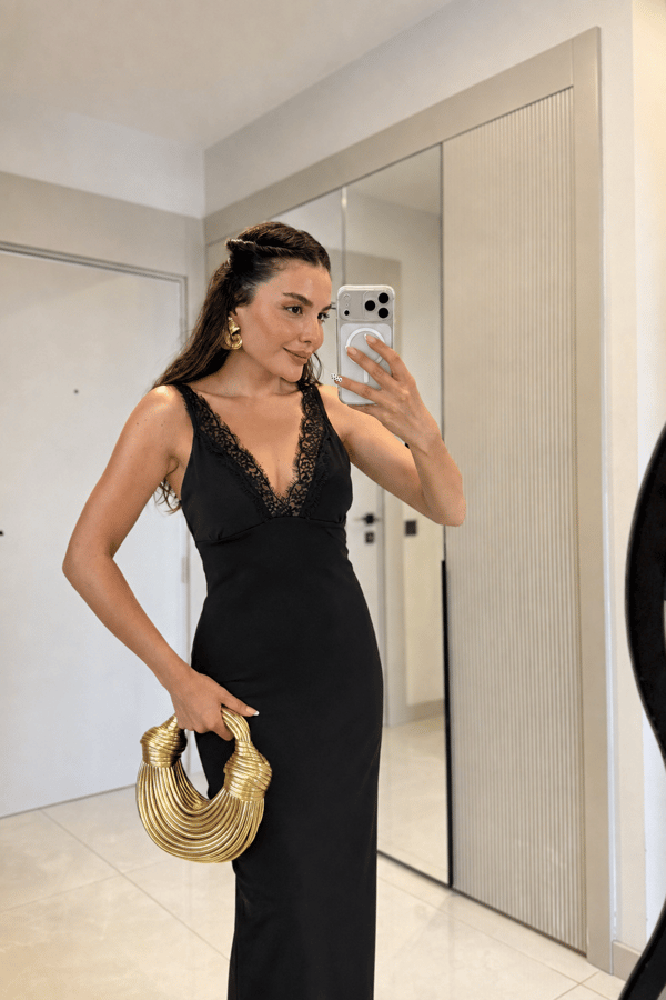 Marvelle Dantel Detaylı Siyah Maxi Elbise