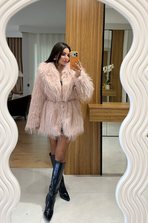 Maura Pembe Kemerli Saçaklı Kürk