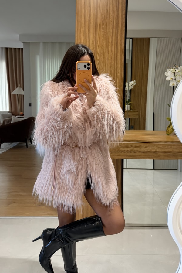 Maura Pembe Kemerli Saçaklı Kürk