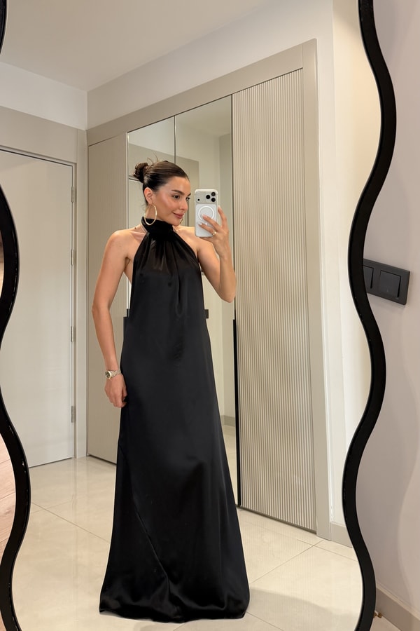 Mileya Siyah Saten Sırt Dekolteli Elbise