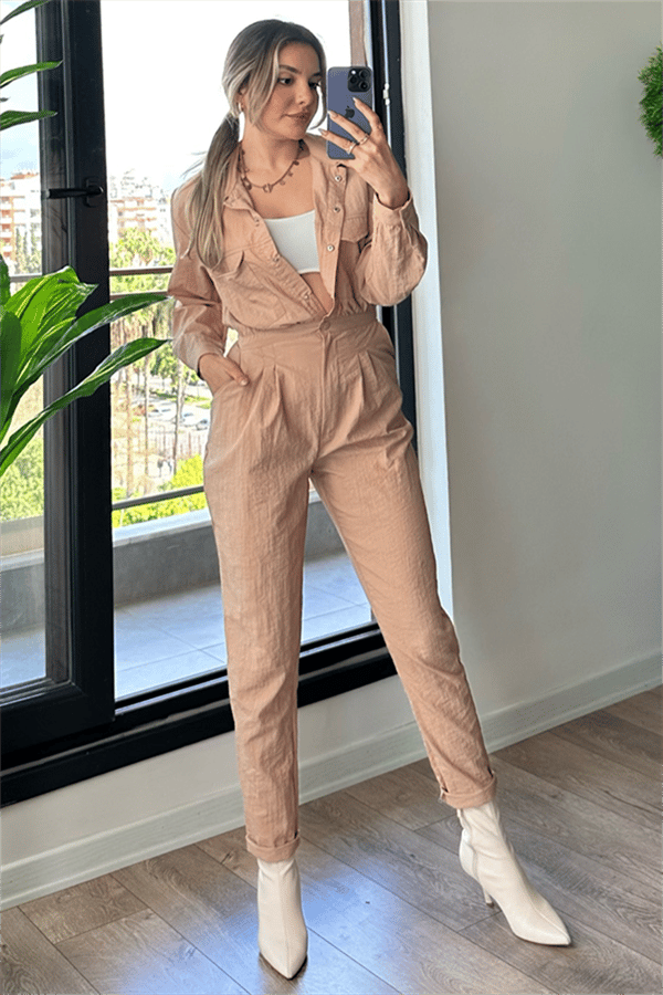 Mita önü zımbalı karamel spor tulum