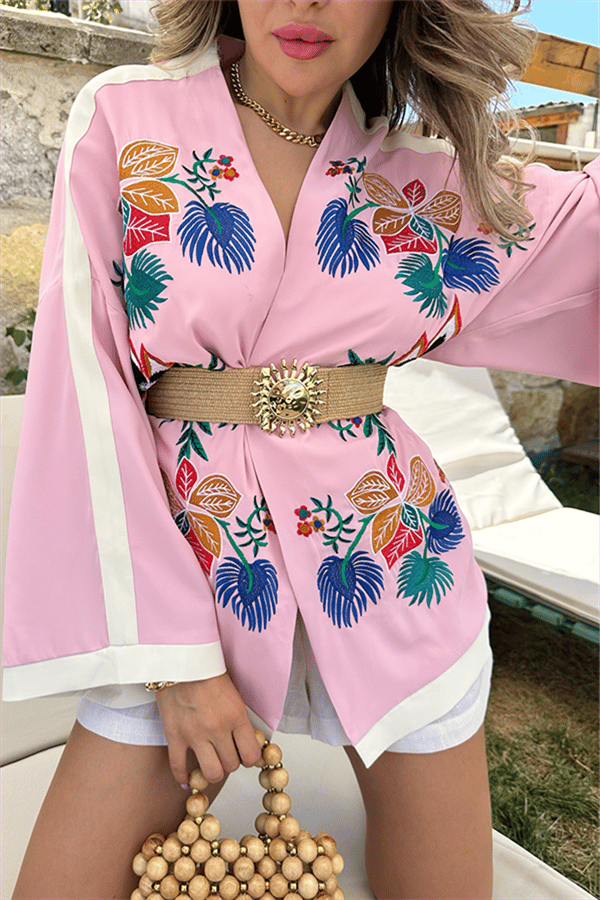 Nakış işlemeli pembe tasarım kimono