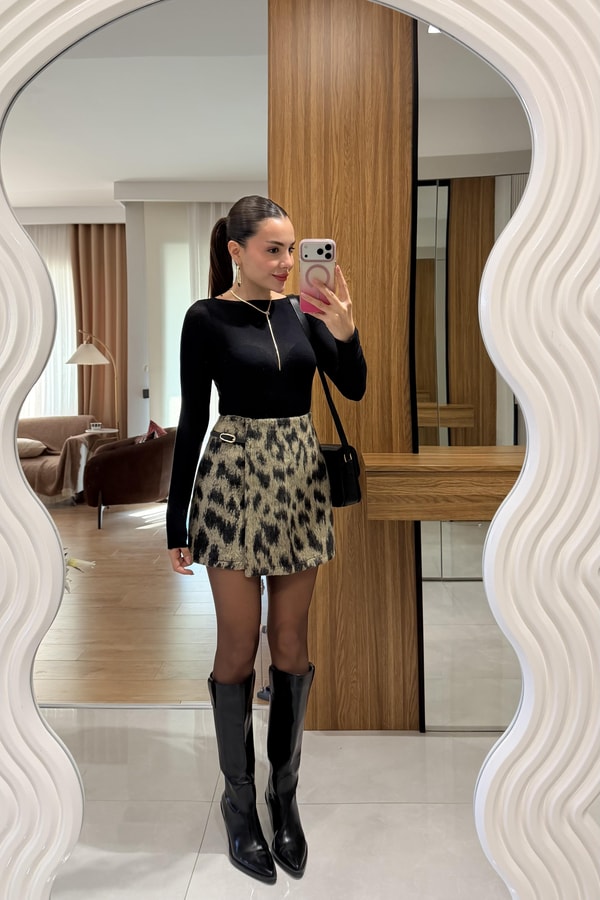 Neona Kemer Detay Mini Etek