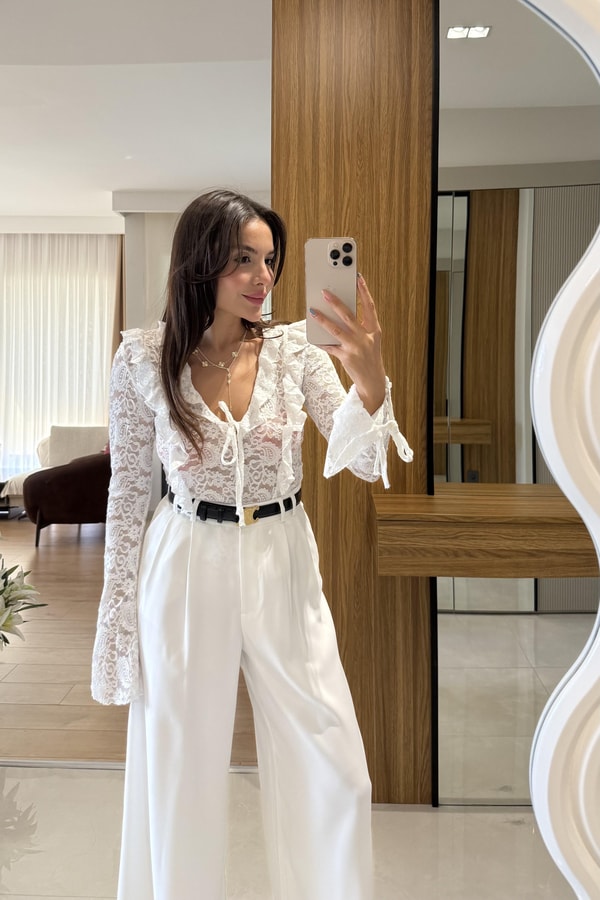 Nilly Beyaz Dantel Fırfırlı Bluz
