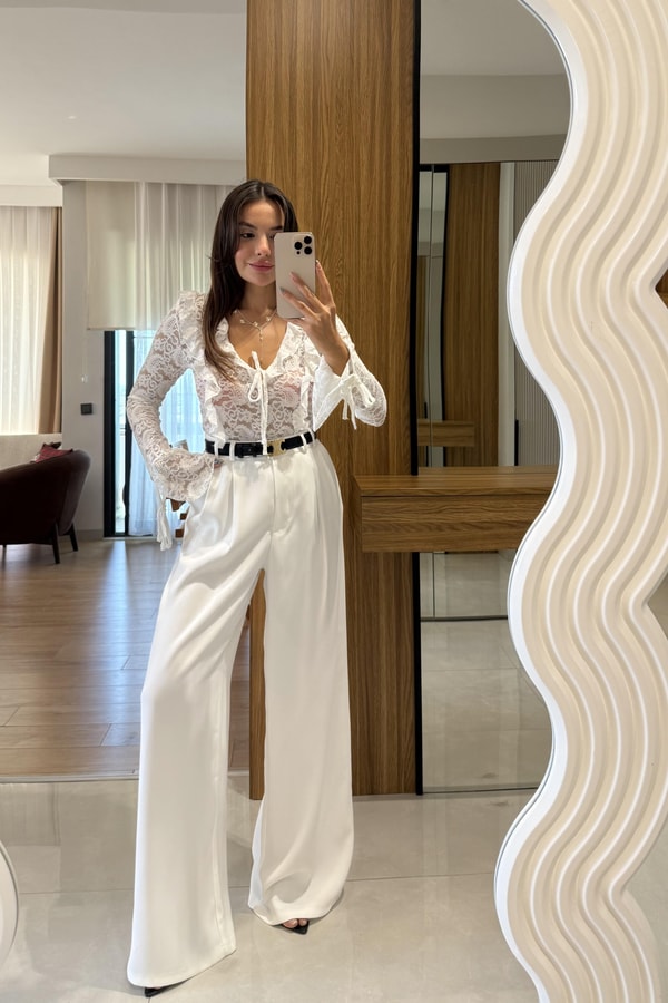 Nilly Beyaz Dantel Fırfırlı Bluz