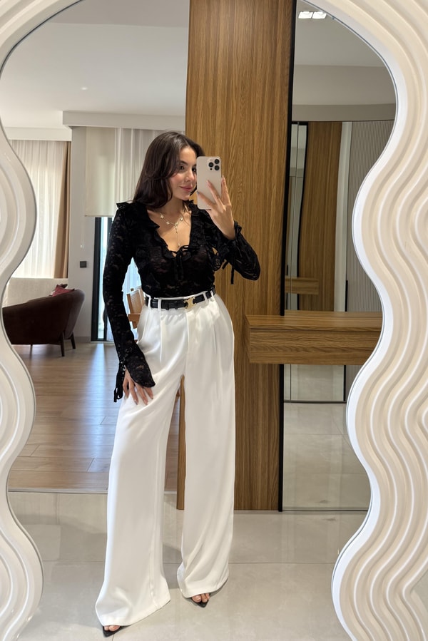 Nilly Siyah Dantel Fırfırlı Bluz