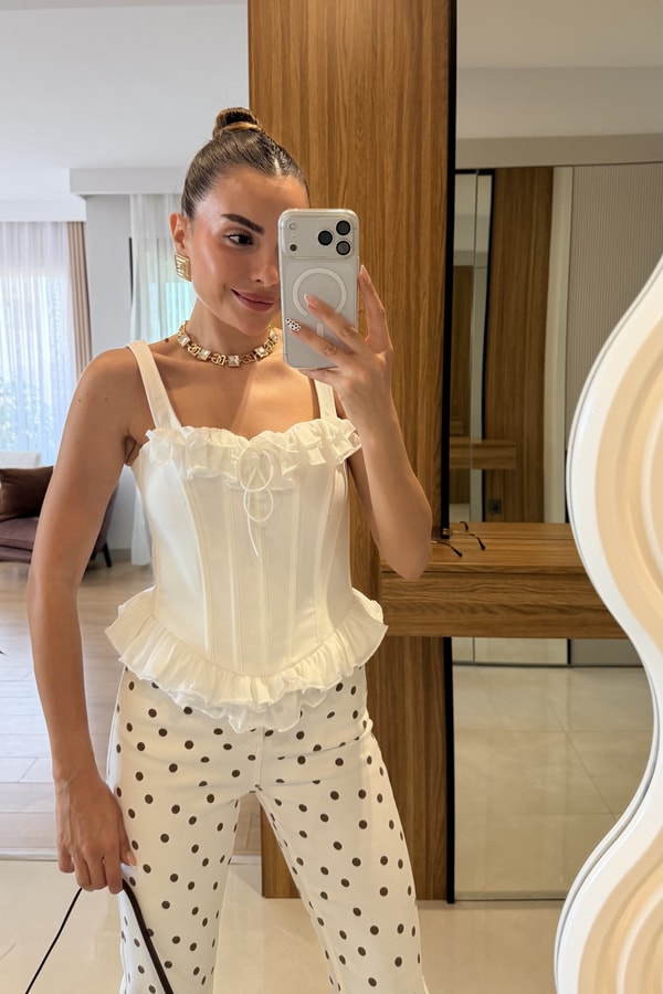 Noah Beyaz Fırfır Detaylı Korse Büstiyer 
