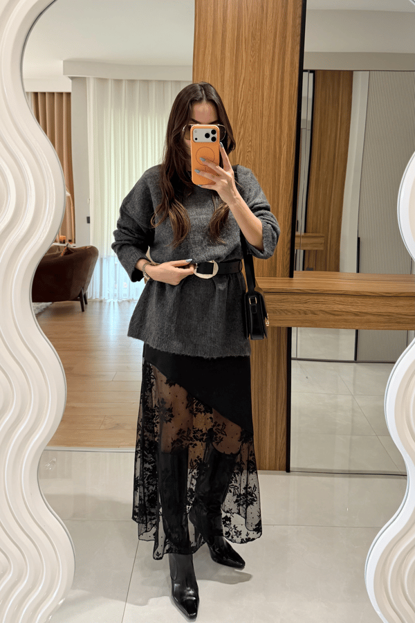 Noelle Siyah Dantel Detay Saten Etek