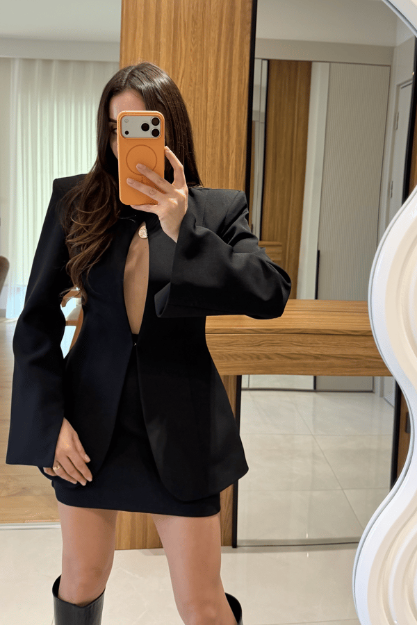 Nysia Siyah Göğüs Pencere Detaylı Takım