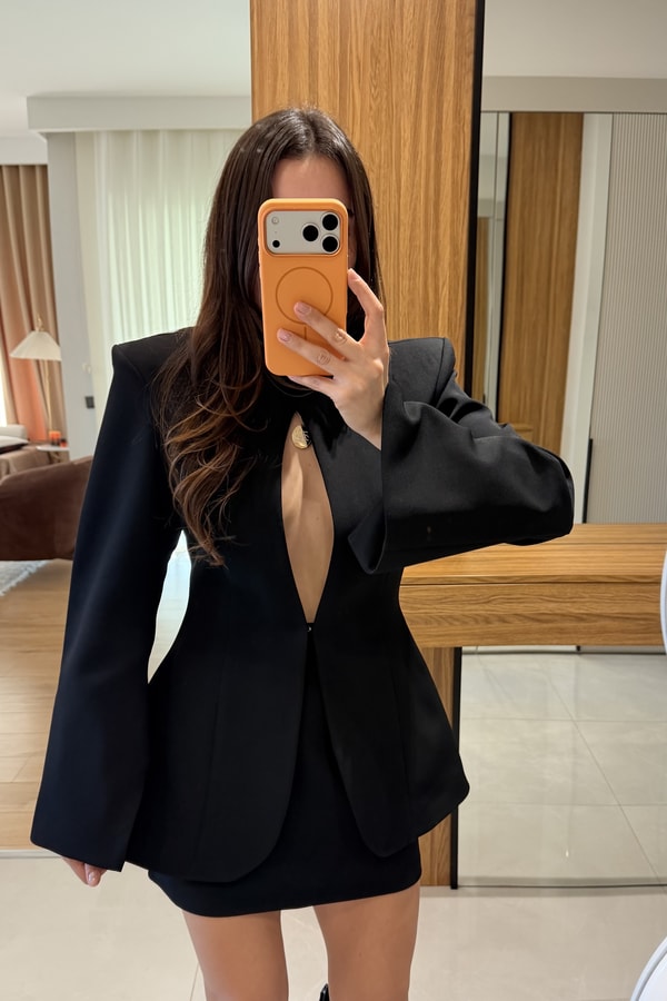 Nysia Siyah Göğüs Pencere Detaylı Takım