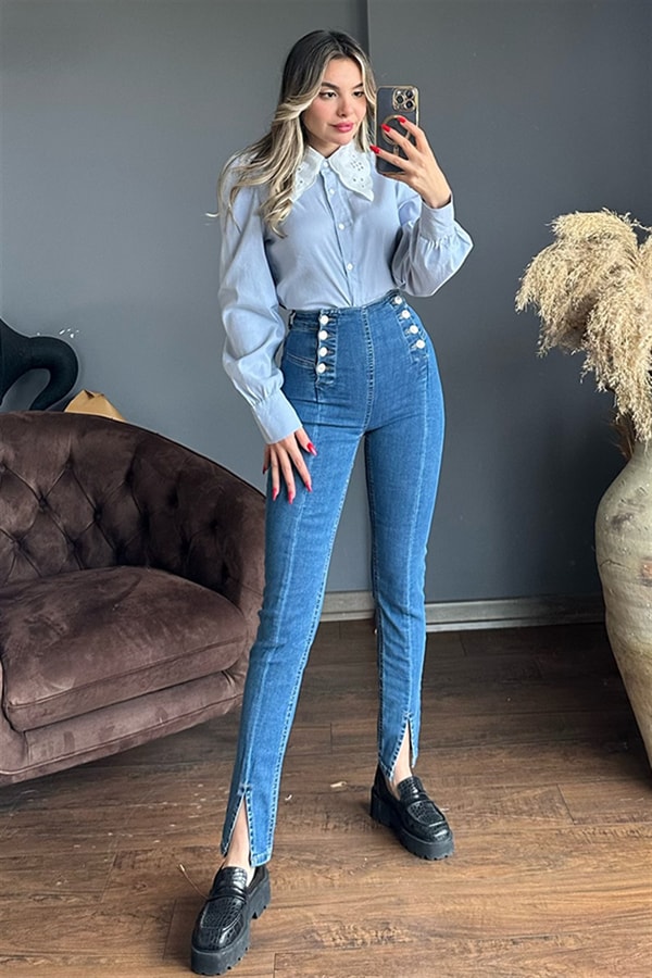 Önü düğme detaylı midblue yırtmaçlı jean