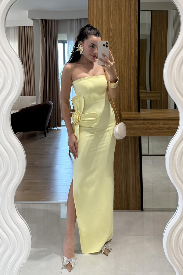 Orselle Sarı Gül Detaylı Straplez Elbise