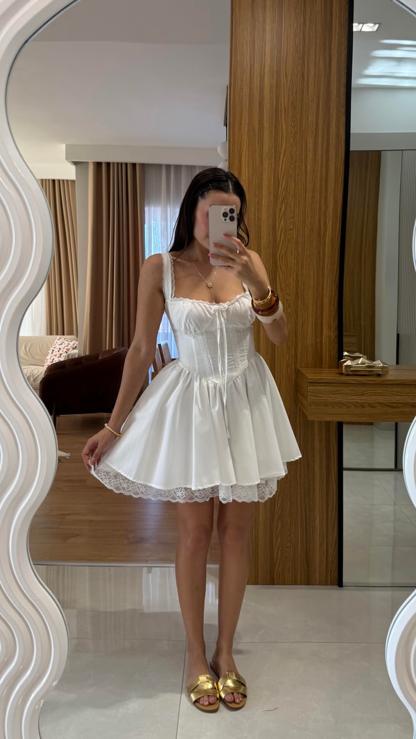 Oxana Beyaz Dantel Korsel Etkili Elbise