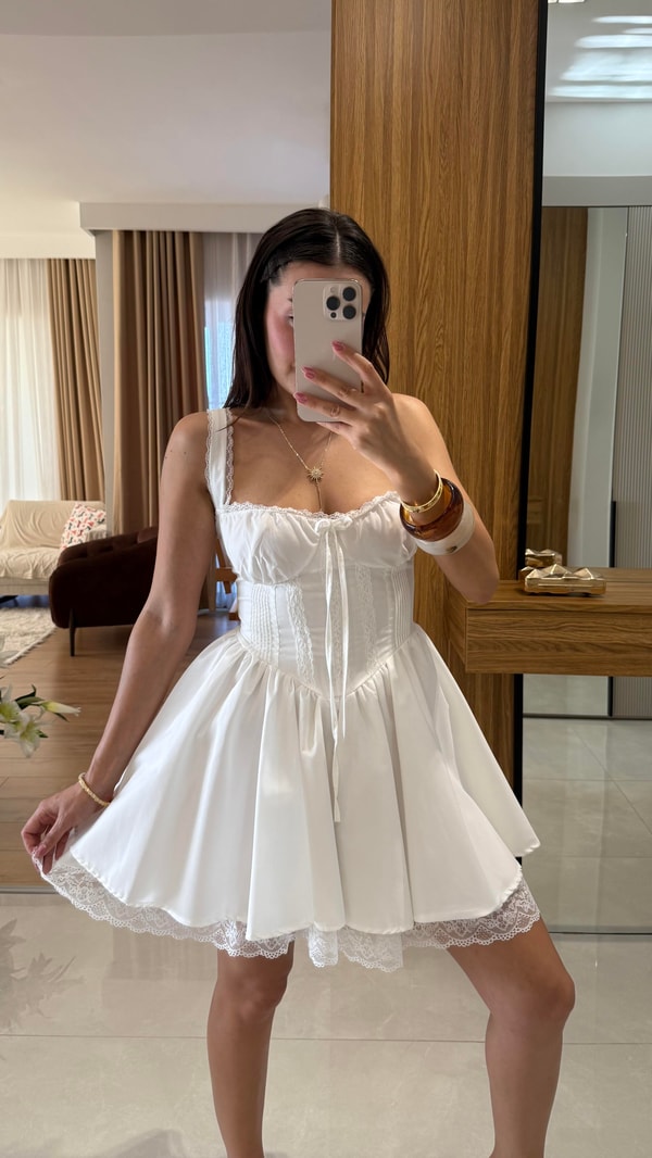 Oxana Beyaz Dantel Korsel Etkili Elbise