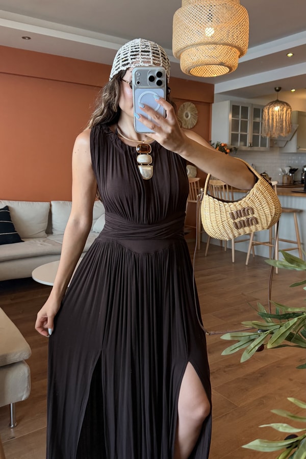 Patriks Kahve Drape Detaylı Yırtmaçlı Elbise