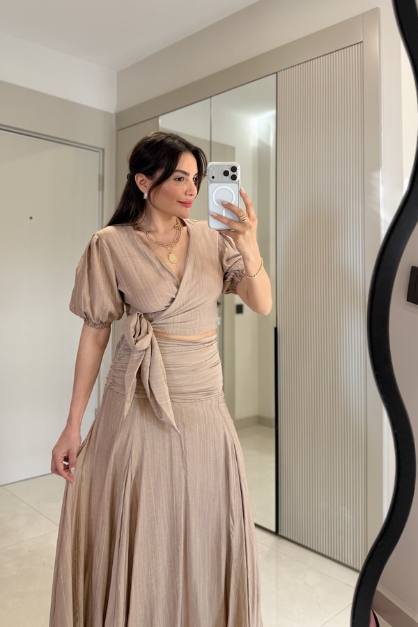 Peria Sütlü Kahve Kruvaze Bluz Drapeli Etek Takım