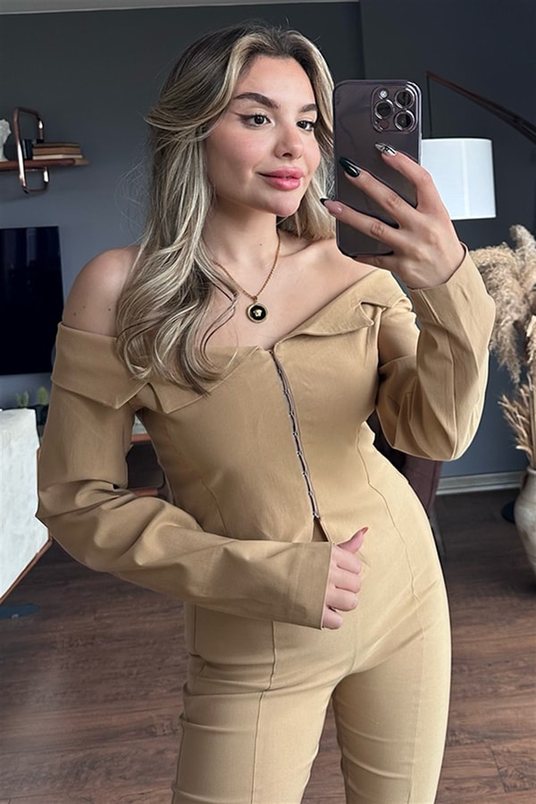 Polene madonna yaka karamel crop gömlek