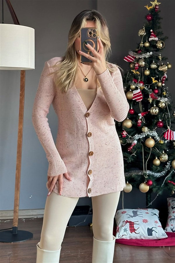 Renkli noktalı pembe hırka