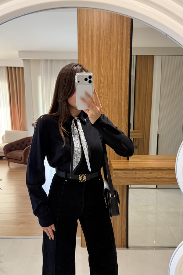 Revage Siyah Fularlı Triko