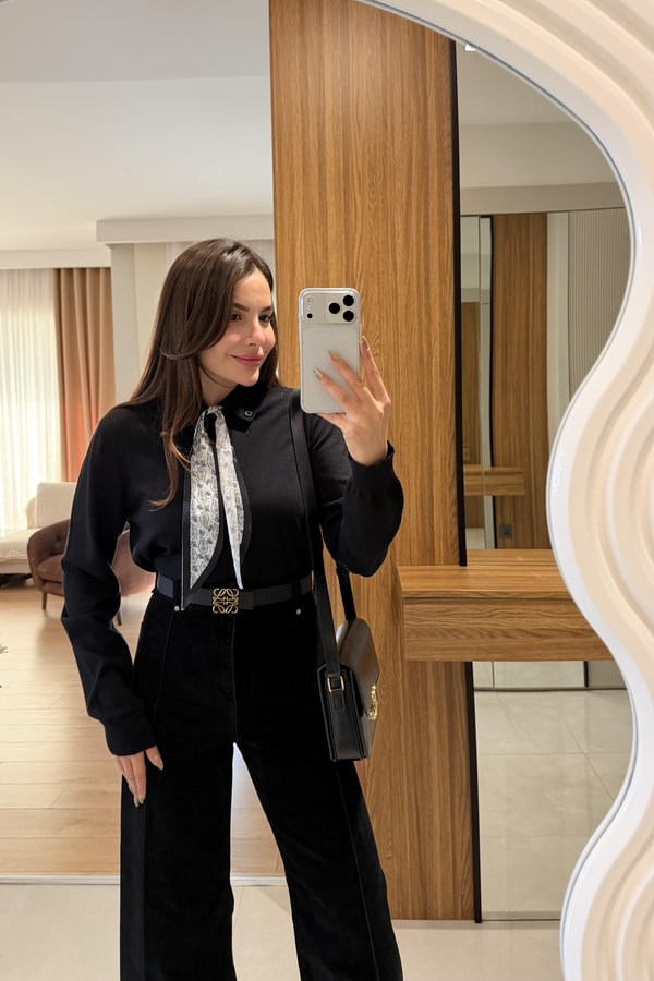 Revage Siyah Fularlı Triko