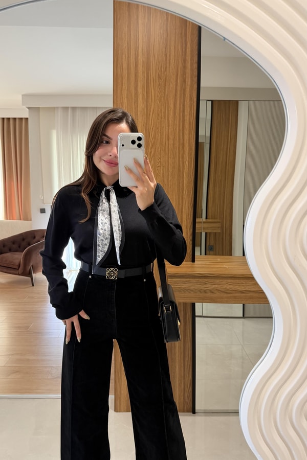 Revage Siyah Fularlı Triko