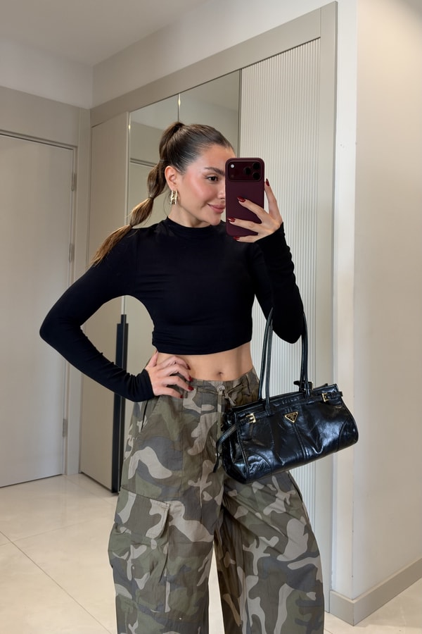 Rhode Siyah Basic Slim Crop
