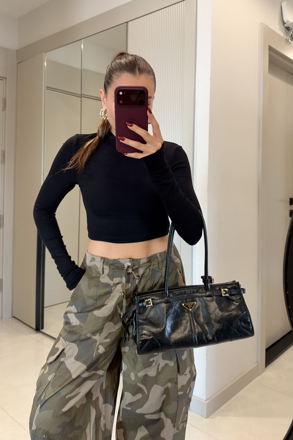 Rhode Siyah Basic Slim Crop